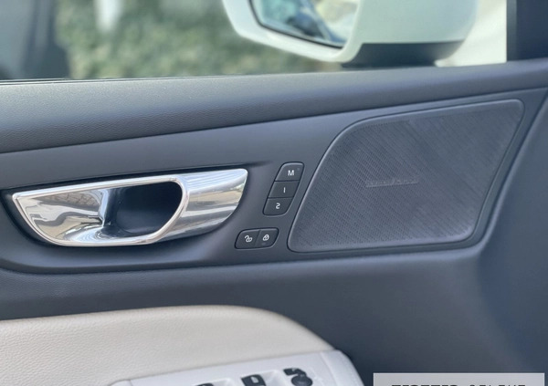 Volvo V60 Cross Country cena 144900 przebieg: 128990, rok produkcji 2019 z Warszawa małe 596